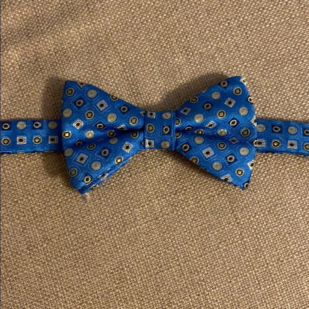 Blue Patterned Bow-Tie (pre-tied)